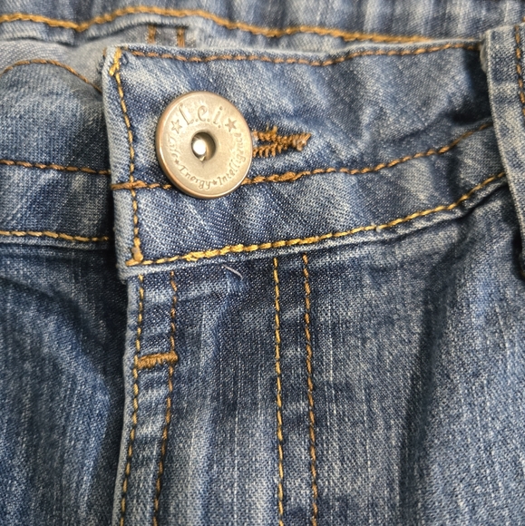 L.e.i. Chelsea Lowrise flare jeans 11 - Picture 4 of 9
